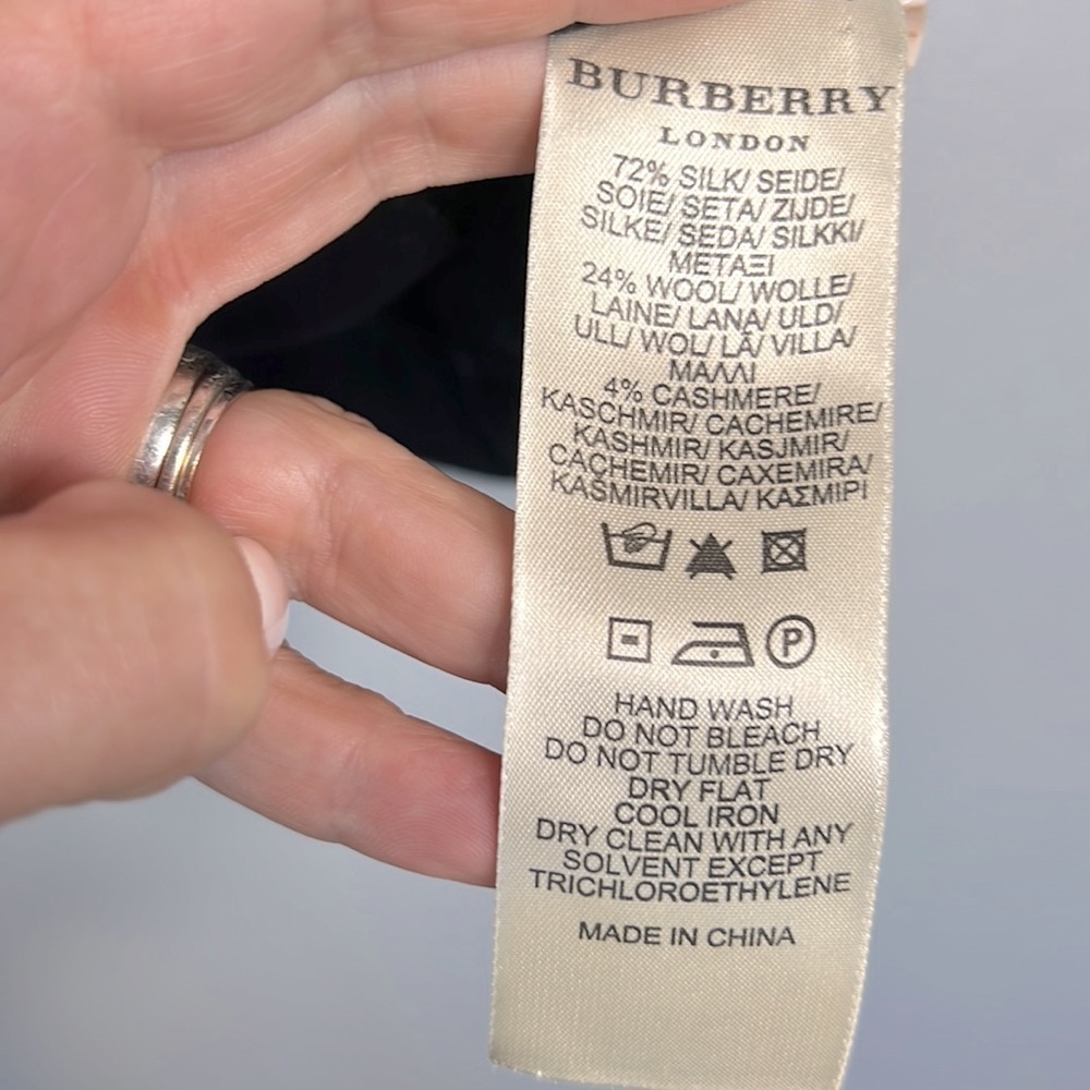 Burberry Henley Sweater size S - Picture 5 of 8
